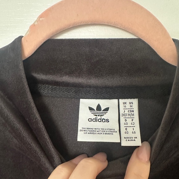 Adidas cropped bell sleeve velour top with embroidered logo dark grey - Picture 5 of 11